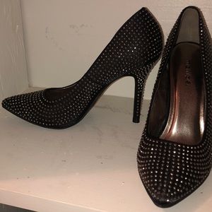 Bling pointy toe pumps